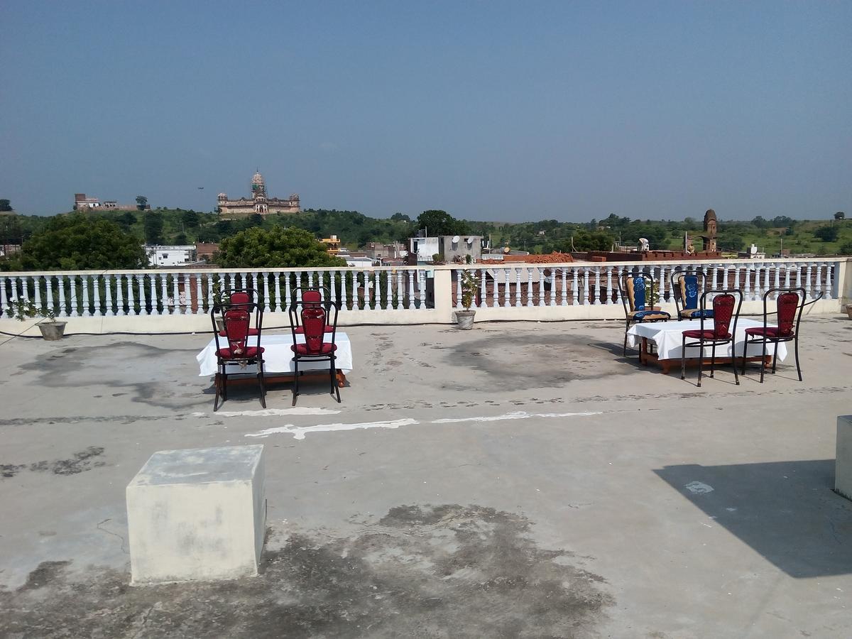 Shri Mahant Hotel Orchha Exterior foto